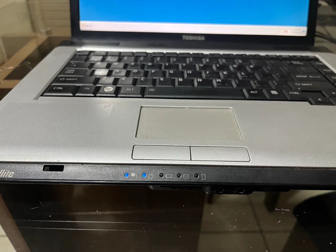 Notebook Toshiba Satellite AMD  - Foto 2