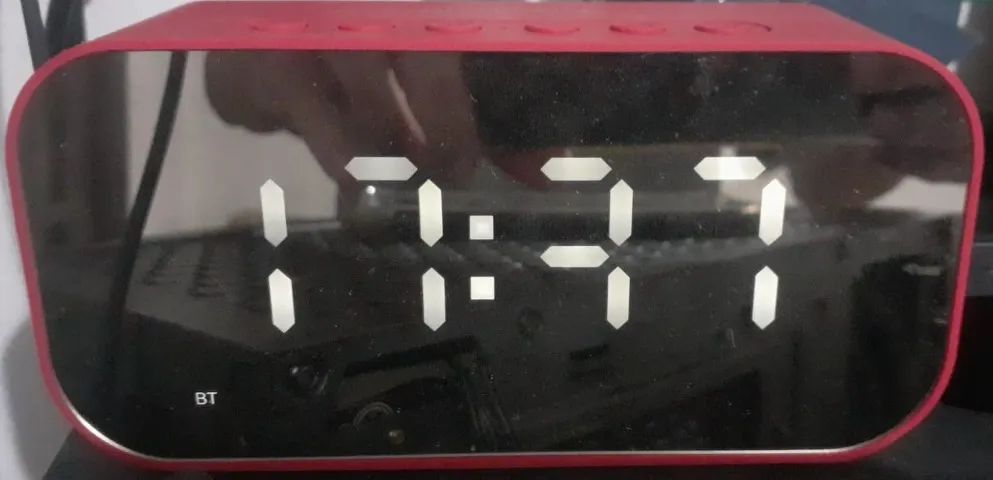 Relógio Eletrônico Multifuncional S50 LED Com Visor digital caixa de som