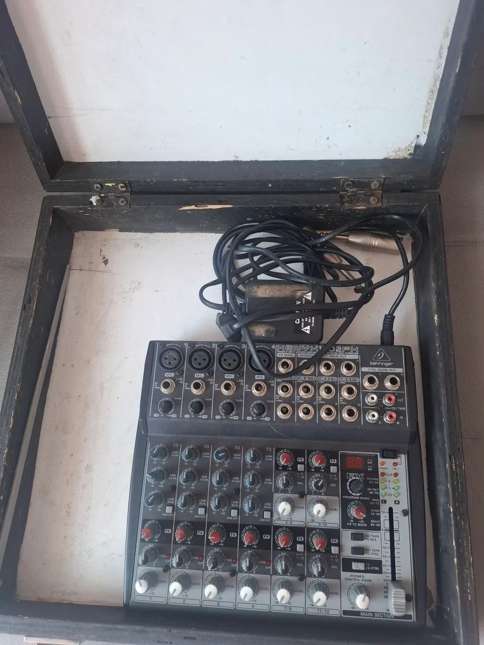 Mesa beringher 1202 