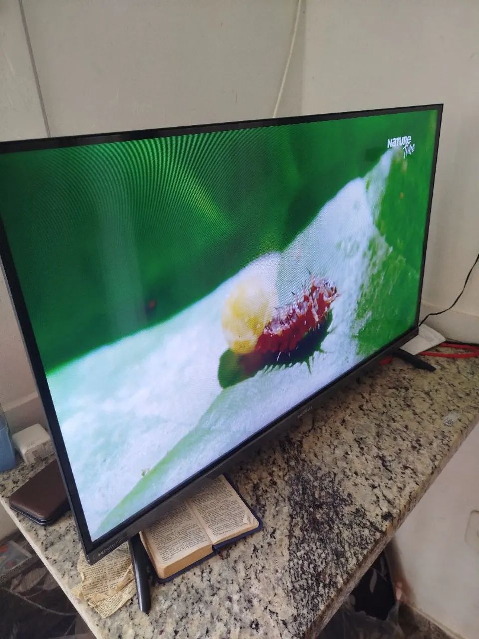 Tv britanea smart Android 32 polegadas com 2 meses de uso sona garantia ainda  - Foto 2
