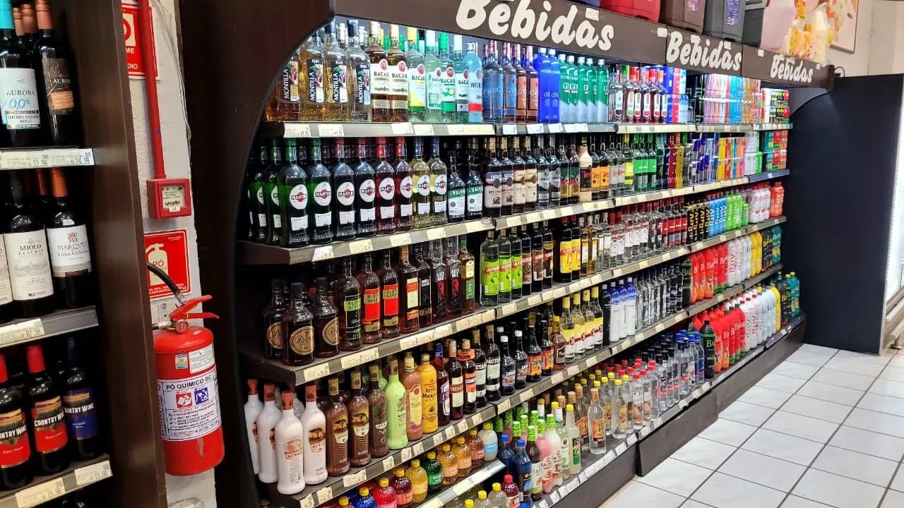 Gondulas/check-out/balcoes de padaria - Foto 5