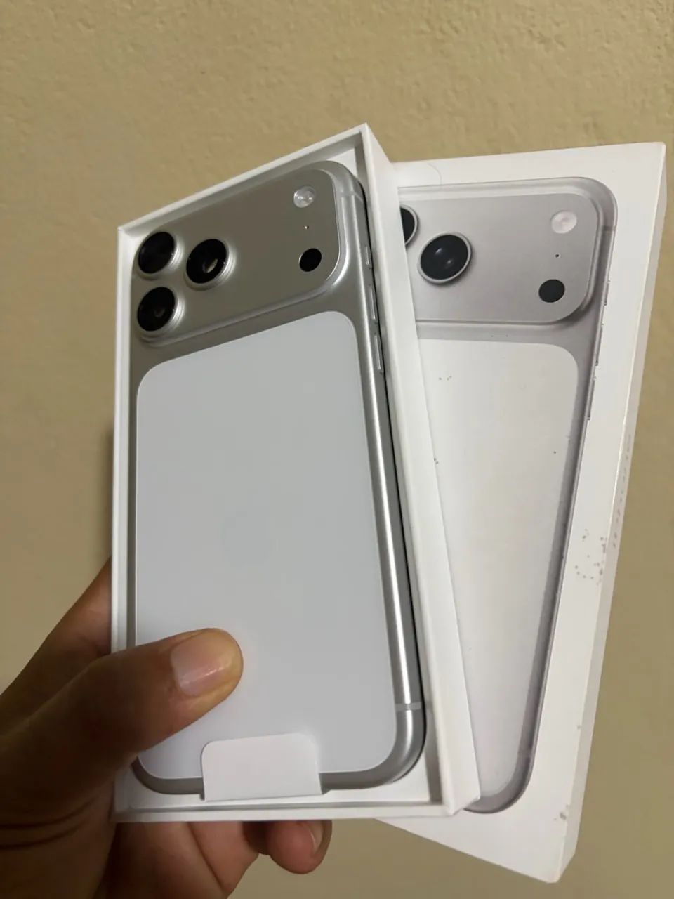 iPhone 17 pro Max 256gb silver  - Foto 2