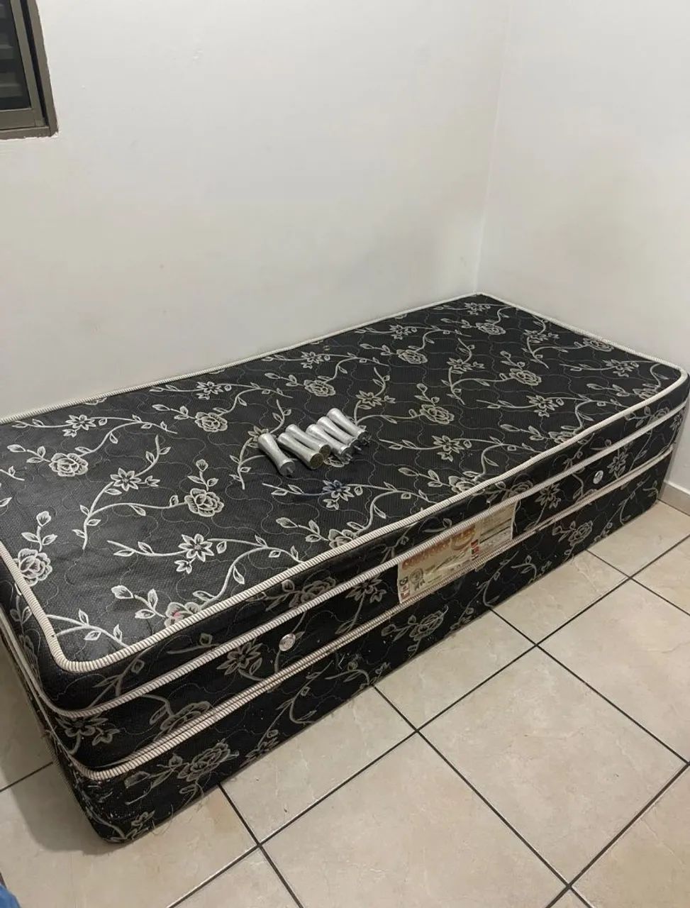 Cama Box de Solteiro Usada - Foto 2
