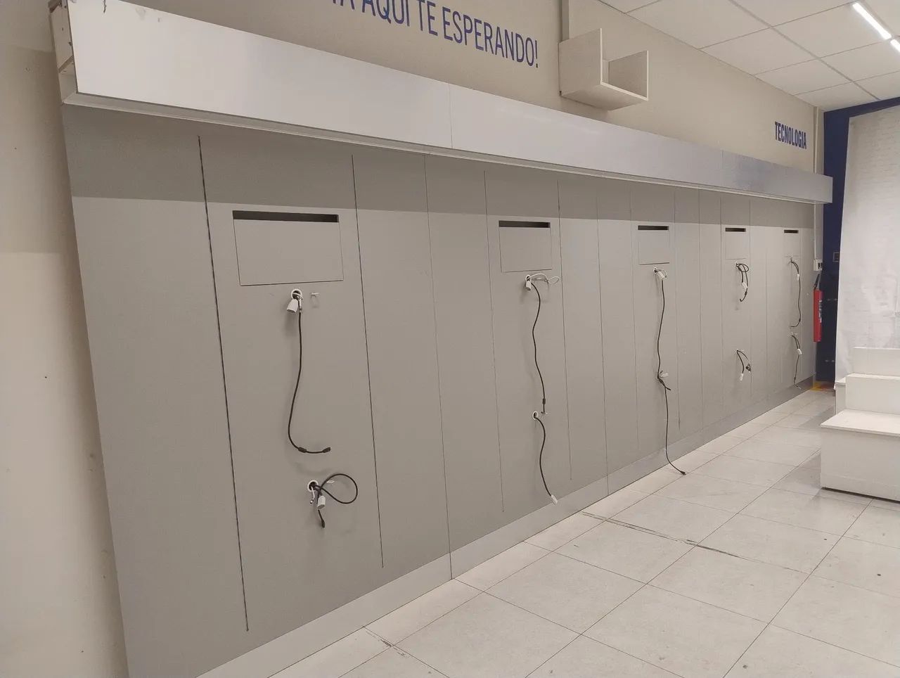 Painel Comercial Planejado C/ Iluminação LED (Ele divide em 5 partes) - Foto 4