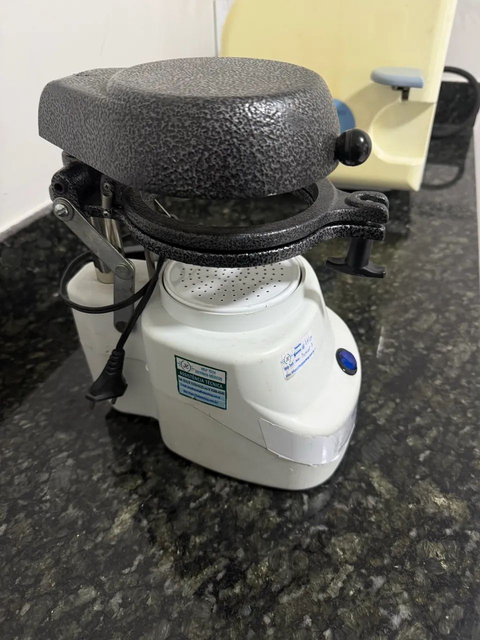 Plastificadora a Vácuo com Motor VH Dental - Funcionando