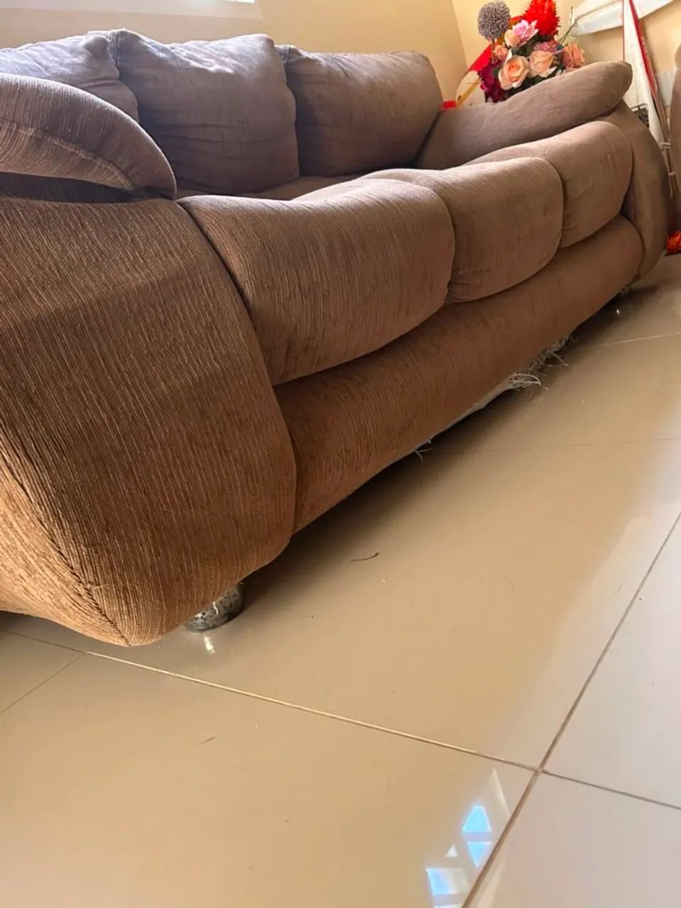 Conjunto de Sofás 2 e 3 Lugares Marrom - Usados (R$350 os dois) - Foto 4