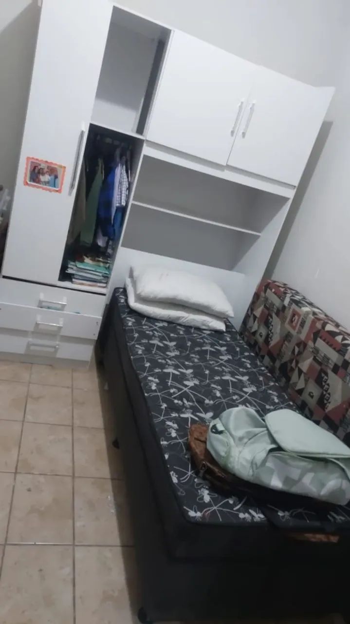 Guarda roupa de solteiro 