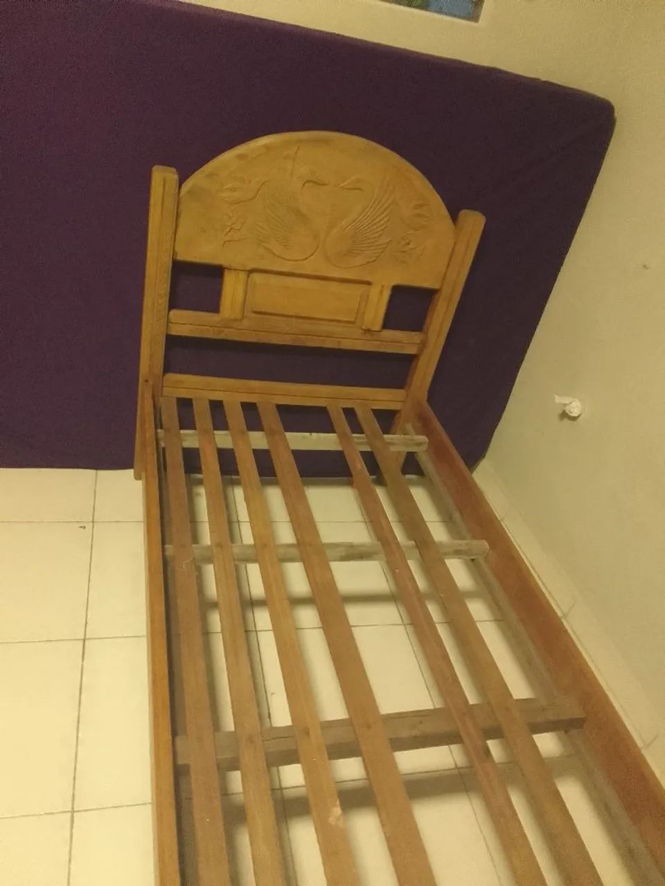 Cama de madeira  original pra solteiro.  - Foto 5