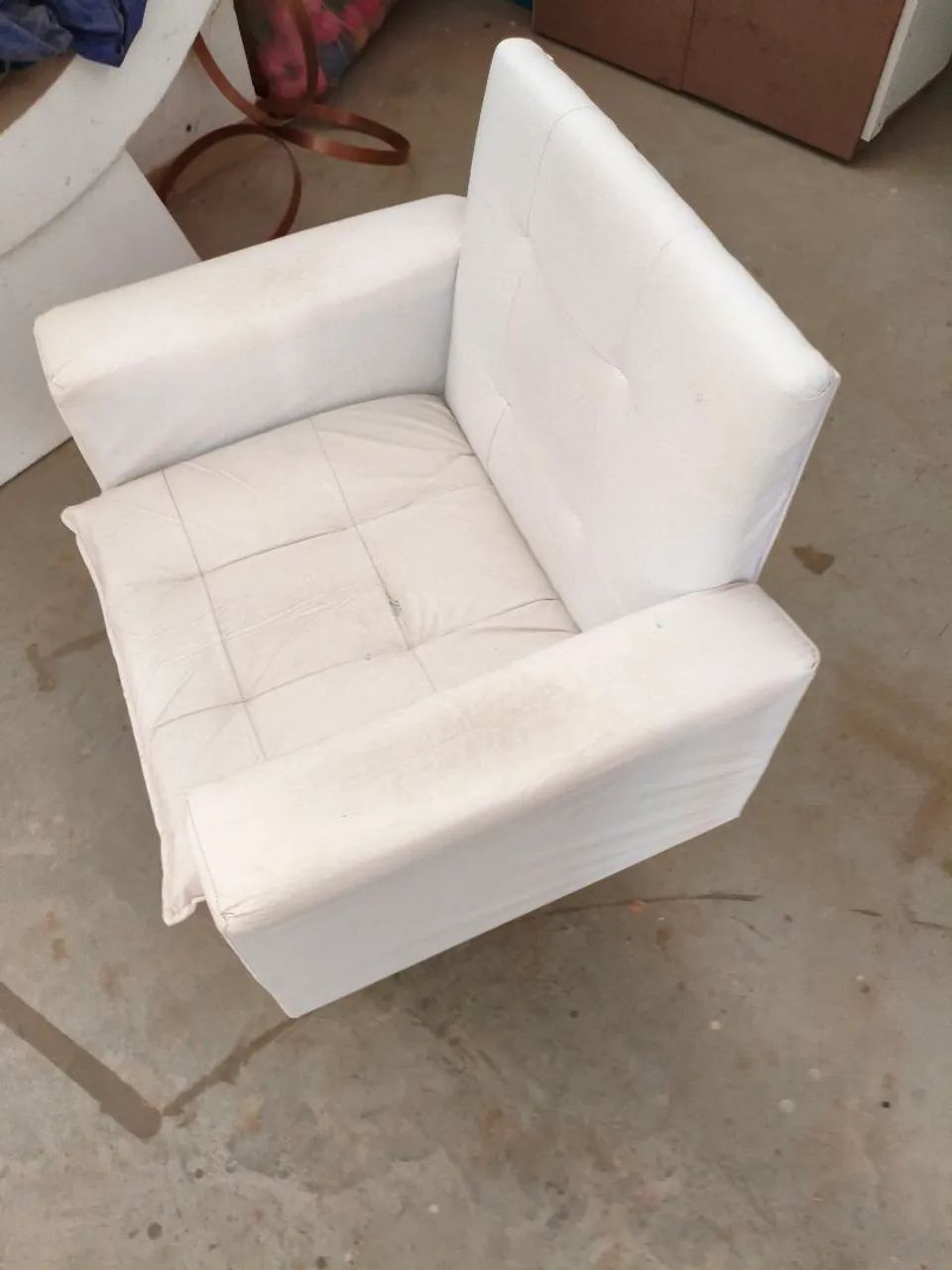 Poltrona branca.  - Foto 2