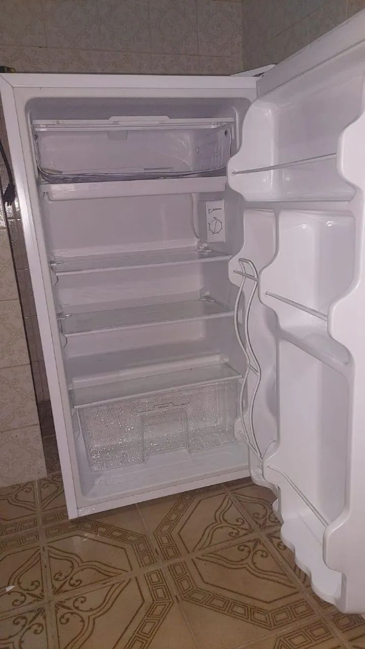 Frigobar Mídia 100v + Transformador 220v - Foto 4