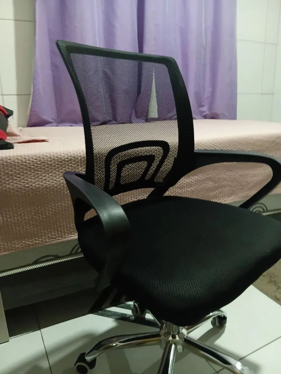Cadeira para estudar/escritório NOVA  com manual para montar - Foto 3