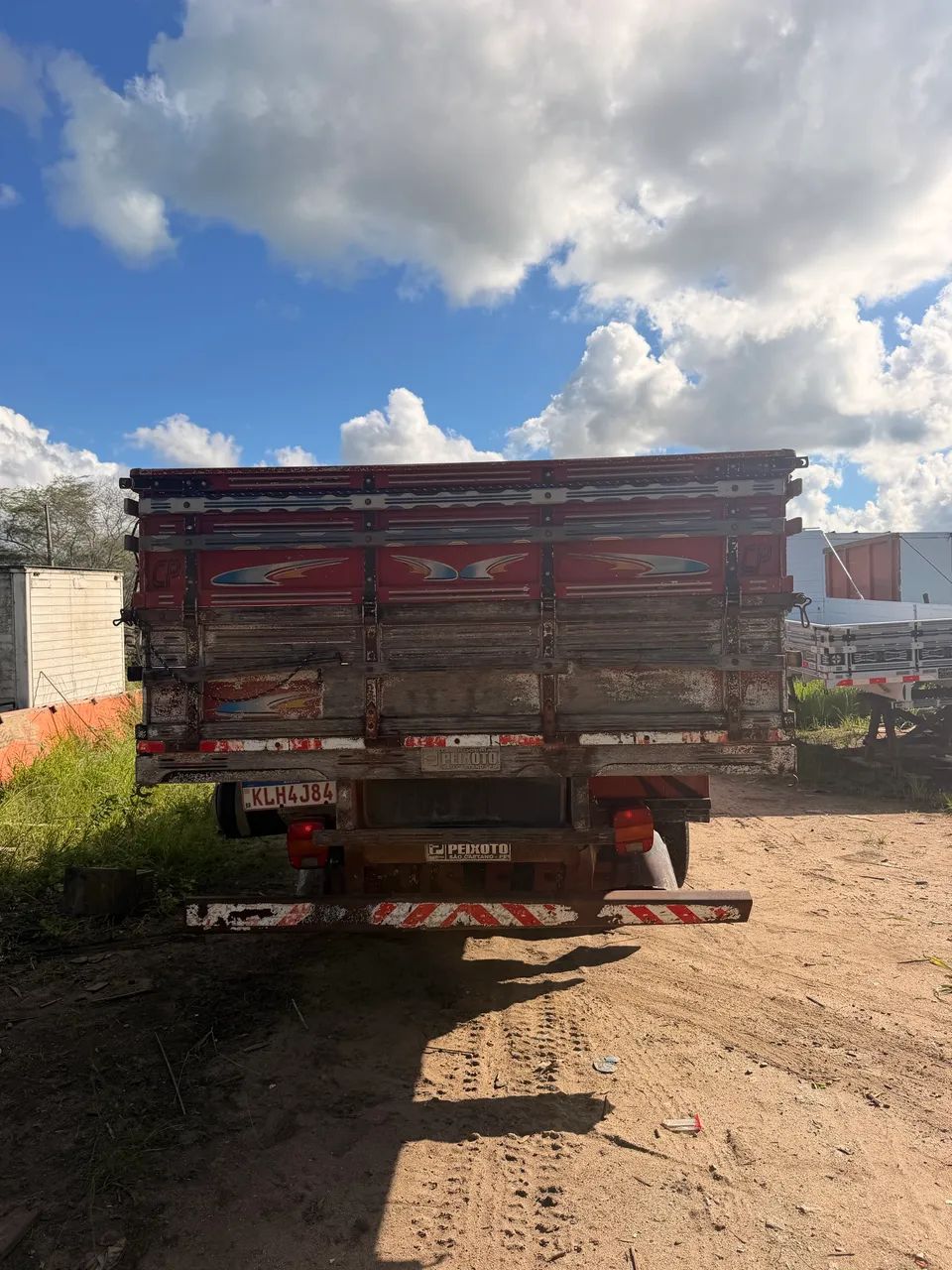 Carroceria Peixoto de f4000 - Foto 4