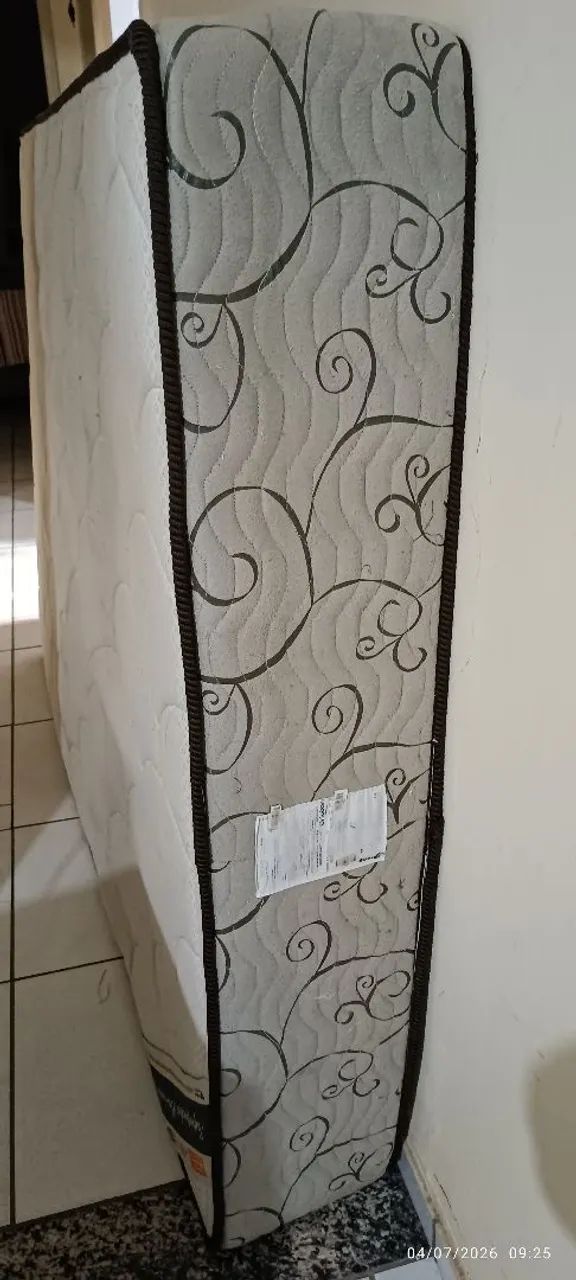 Cama e colchão semi-novo  - Foto 2
