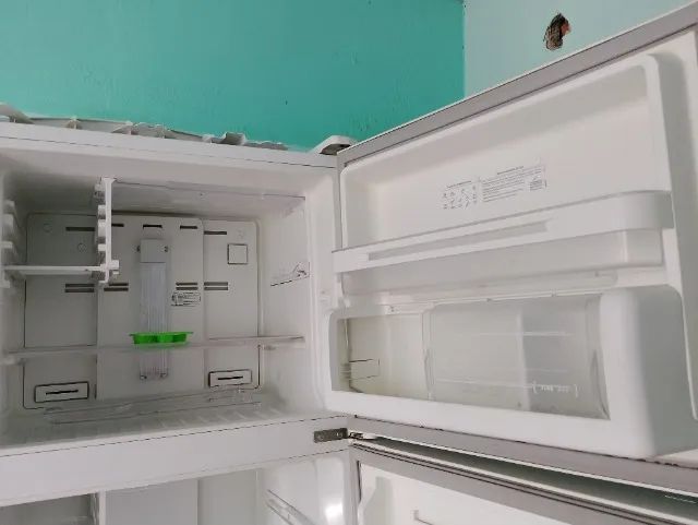 Geladeira Eletrolux Turbo usada - Foto 4