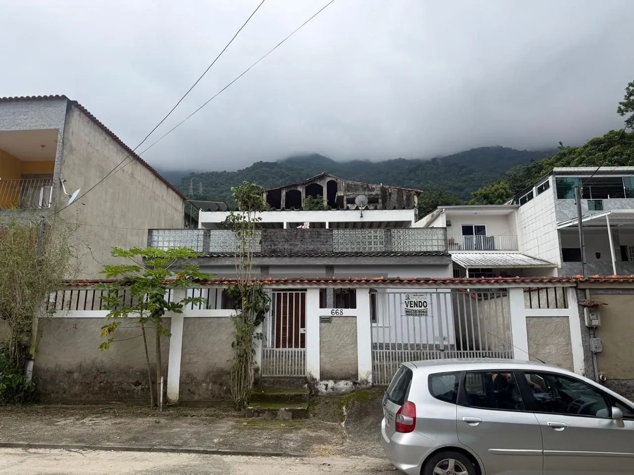 CASA COM ÓTIMO QUINTAL A VENDA EM MURIQUI 