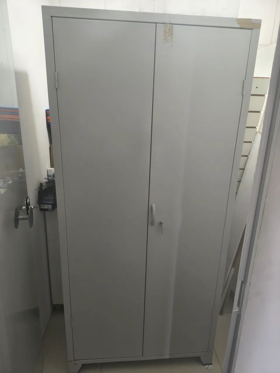 Armários seminovos em perfeito Estado.