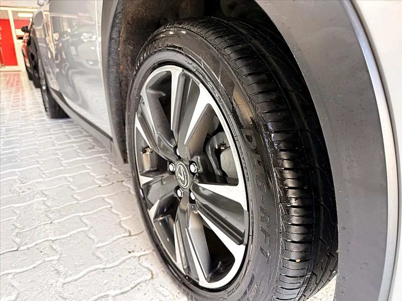Lexus UX-250h Dynamic 2.0 16V Aut.(hybrid), foto 14 de 15