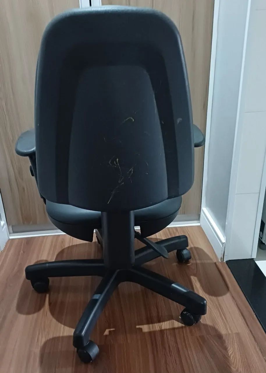 Cadeira escritorio em ótimo estado  - Foto 5