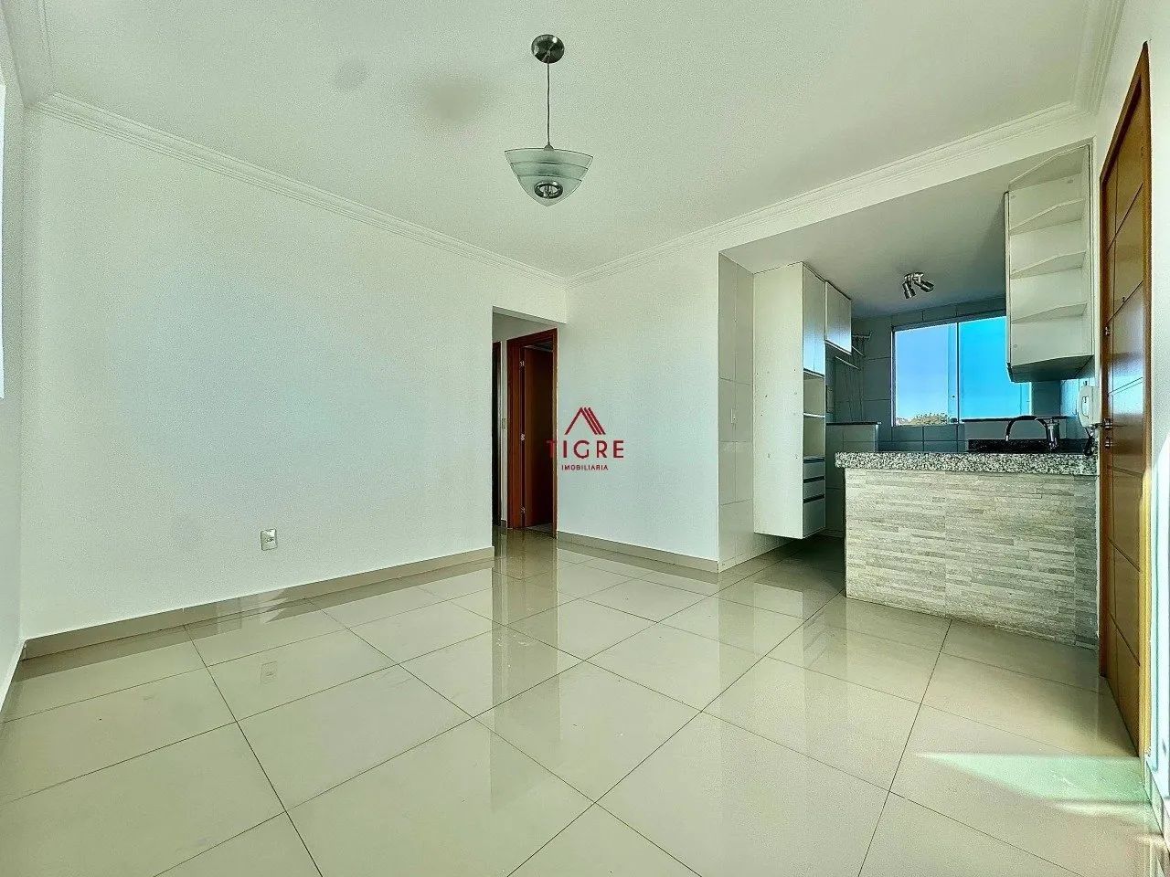 Apartamento com 3 quartos para locação, 80m²