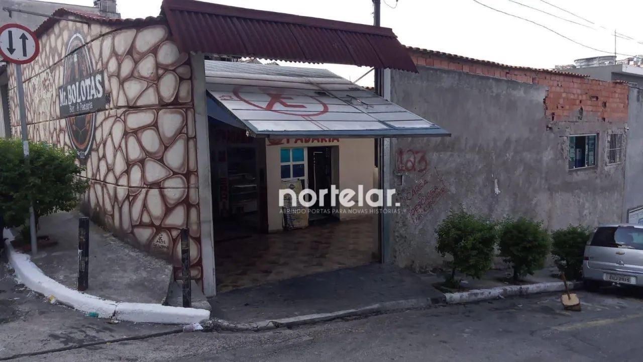 IMÓVEL PARA COMERCIO OU CONSTRUTORES