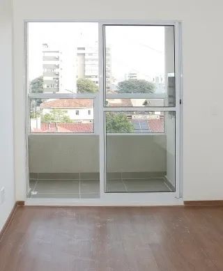 Porta de Correr de Alumínio com Vidro - 2,10 x1,80 - Excelente Estado