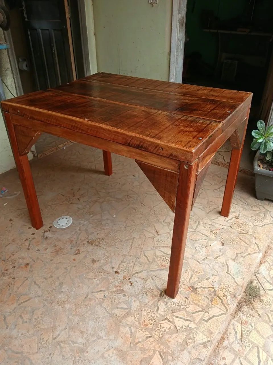MESA DE MADEIRA MACIÇA 1,00 x0.80