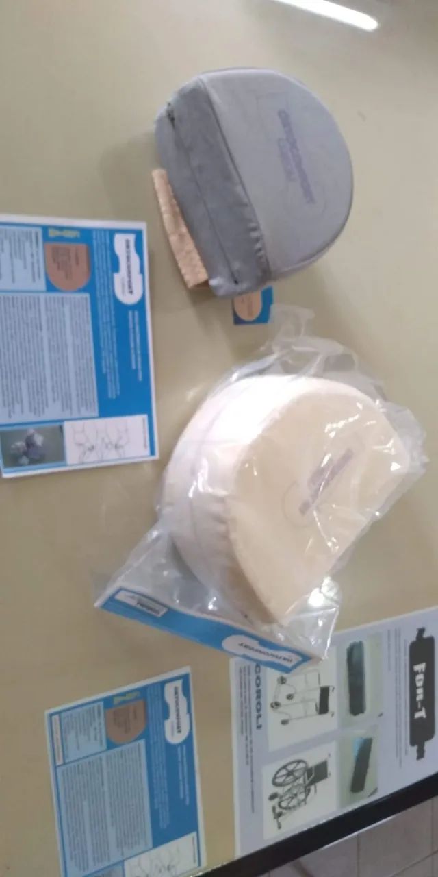 ALMOFADA DE JOELHO PARA ALINHAR A COLUNA AO DORMIR - Foto 2