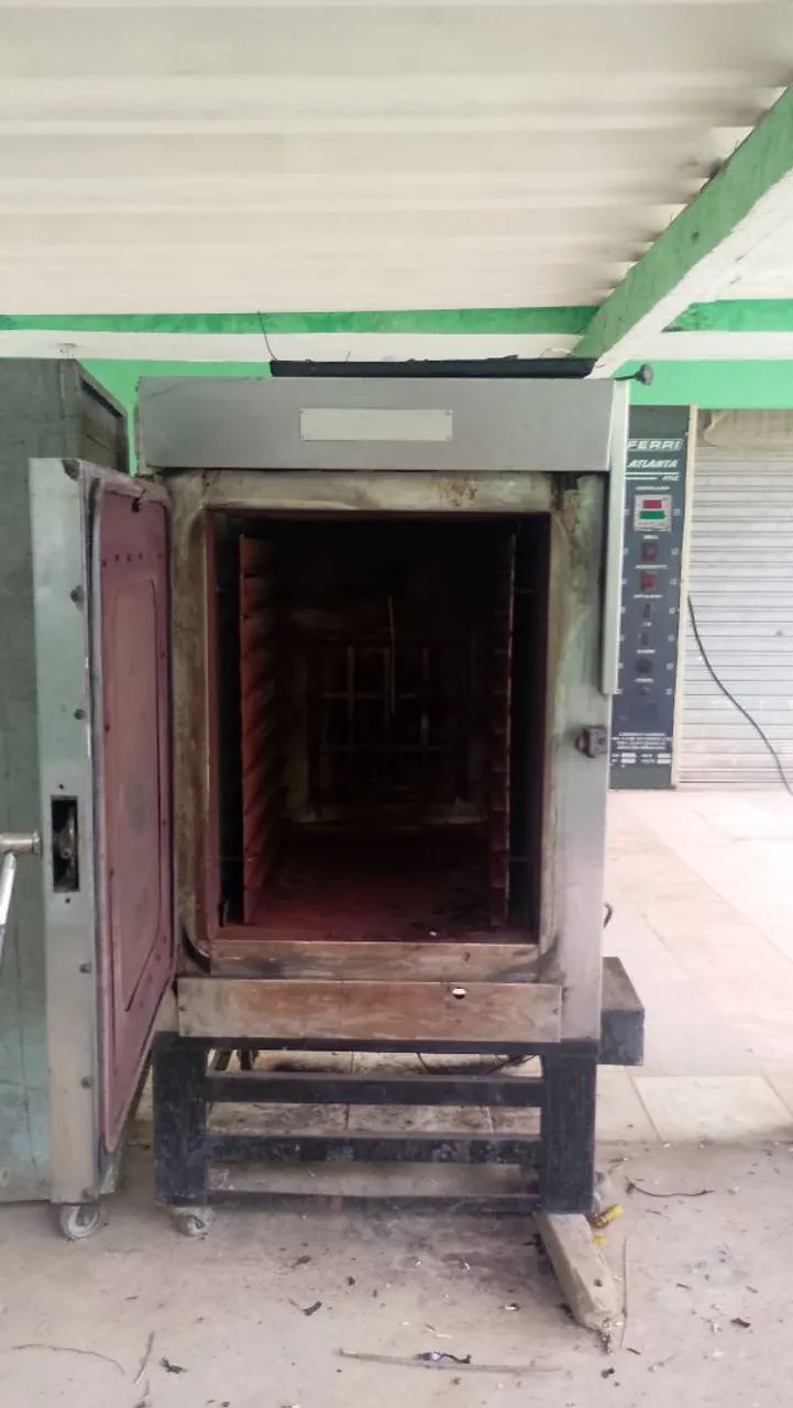 R$2,500 Forno pão Ferri funcionando perfeitamente. Todo revisado  - Foto 3