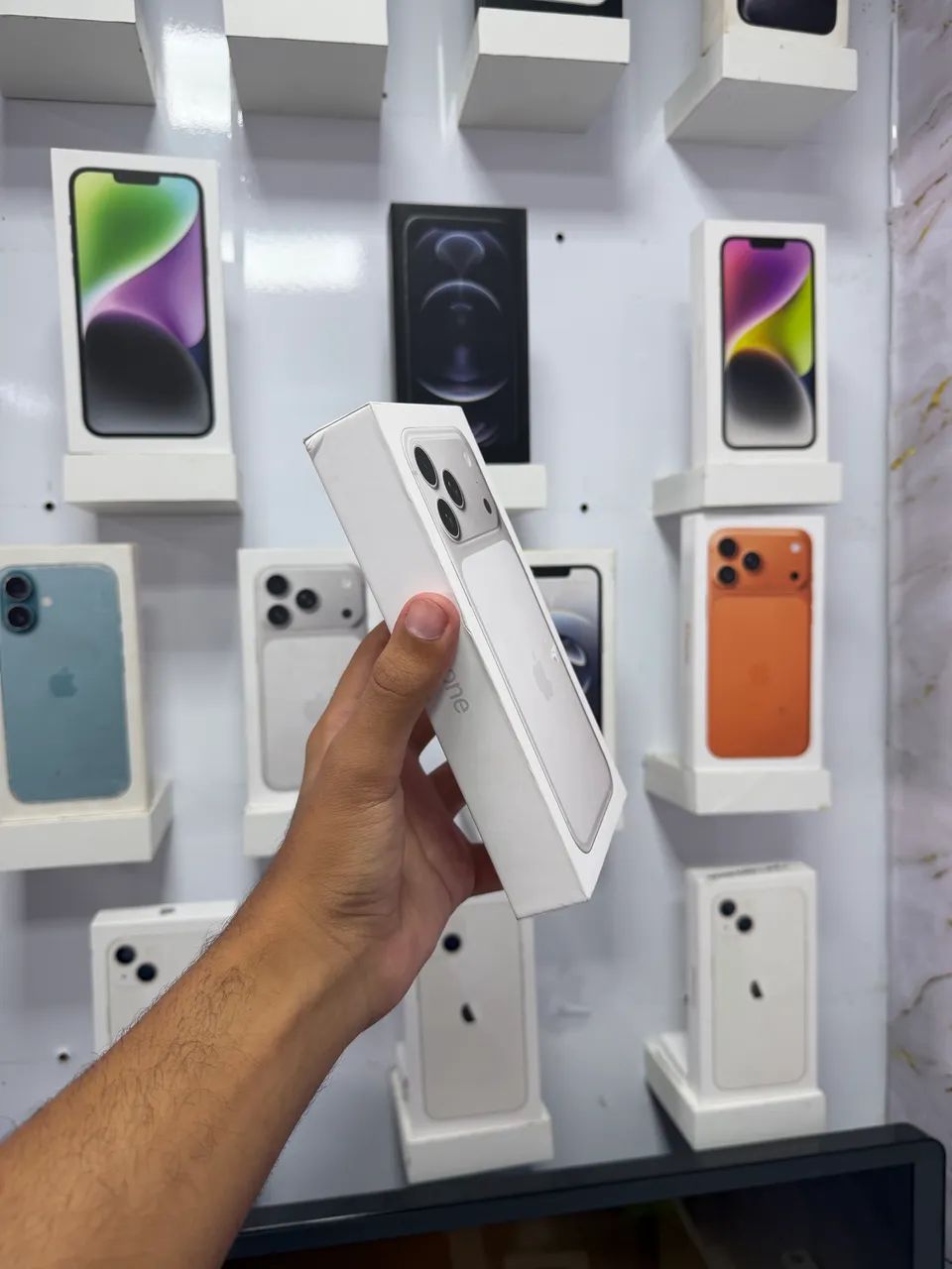 IPHONE 17 PRO MAX PRATA 256 GIGAS  - Foto 2