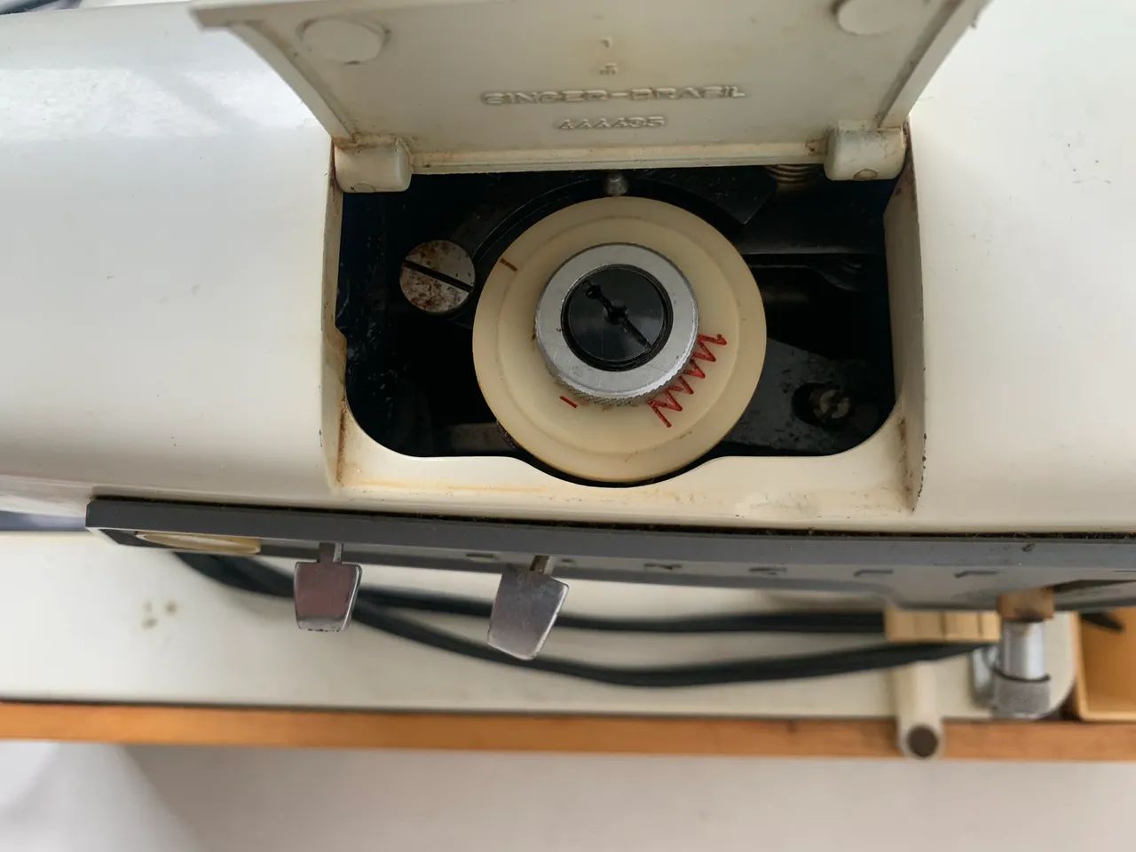 Máquina de costura  - Foto 3