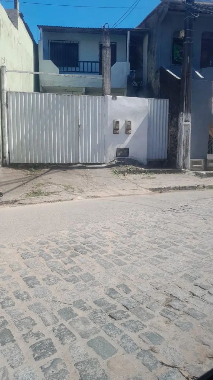 Vende se   2 casas .obs:só vendo as duas.