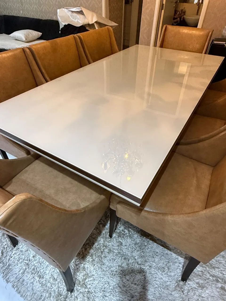 Mesa de jantar com 8 cadeiras