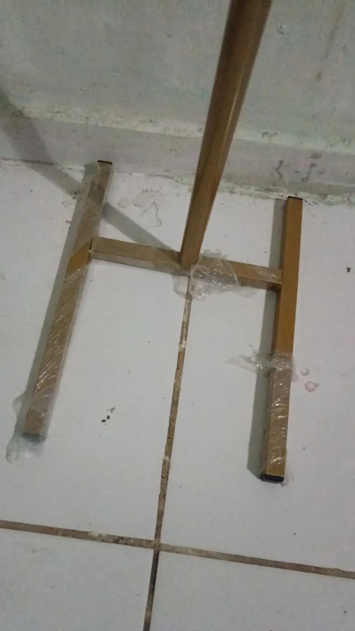 Manequim com marcas de uso  - Foto 2