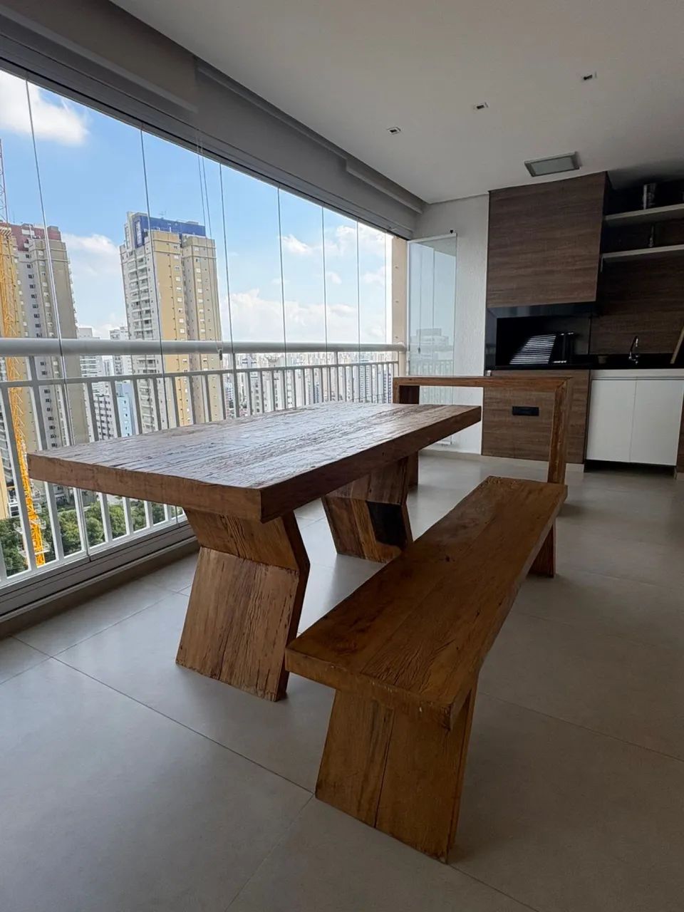 Conjunto Mesa de Madeira , Aparador e banco  - Foto 2