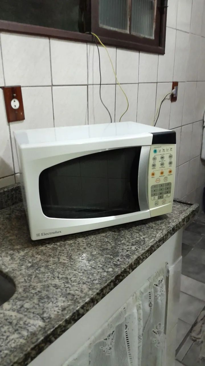  VENDO Micro-ondas Electrolux - Excelente Estado  - Foto 3