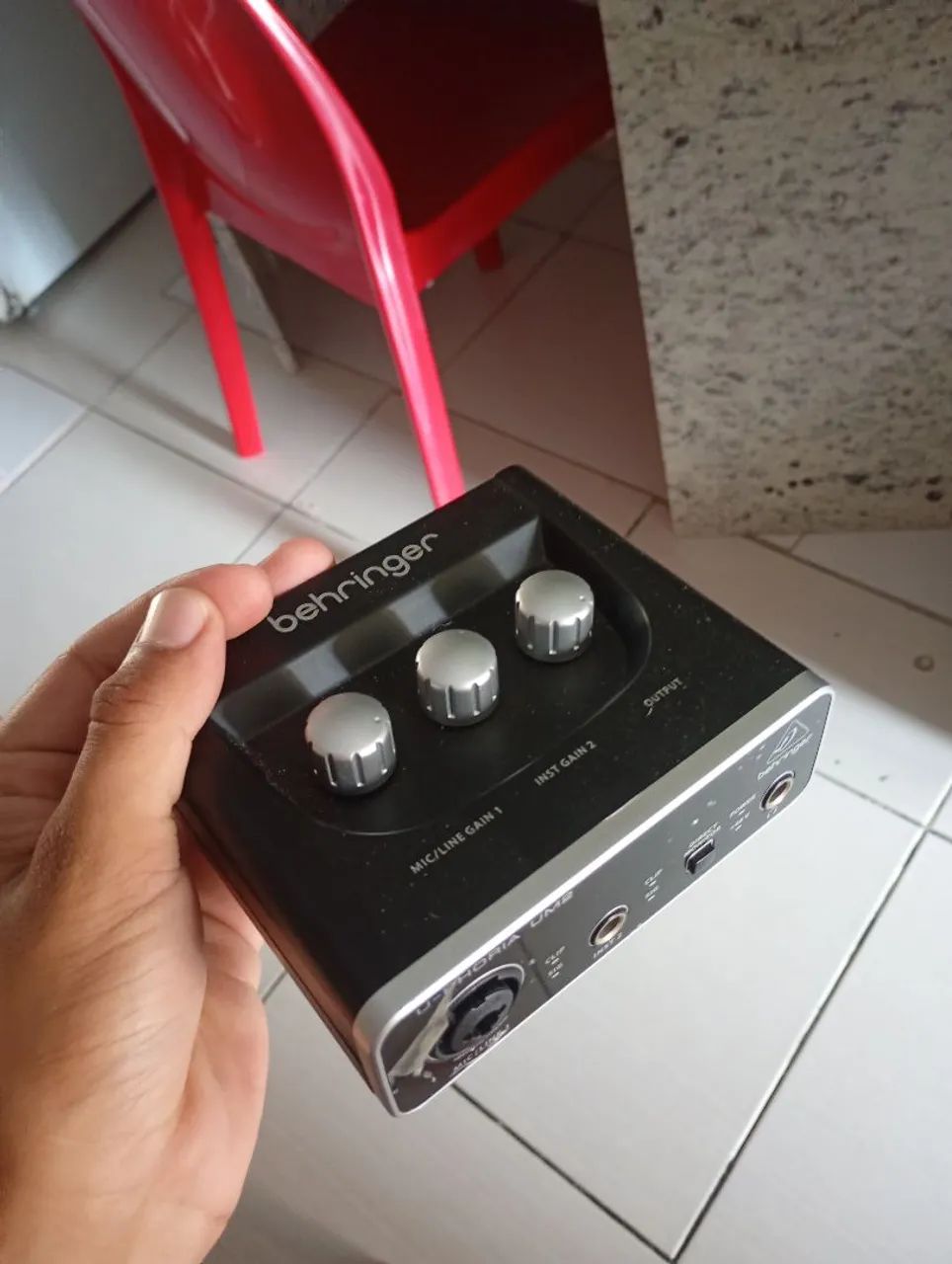 Microfone Audio Technica At 2020 + Behringer um2 - Foto 4