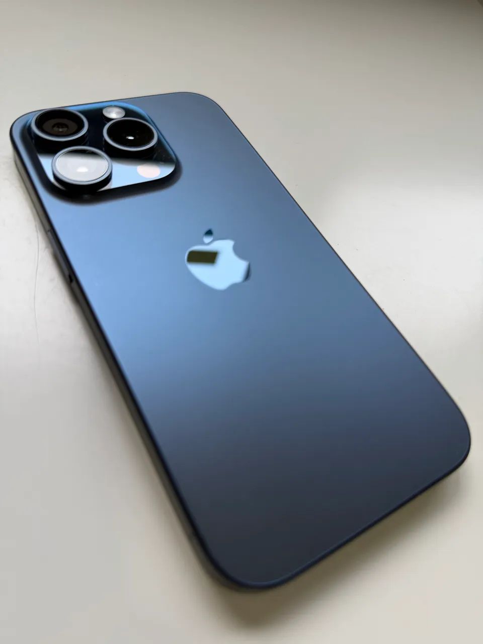 iPhone 15 Pro Blue Titanium 128GB - Celulares e Smartphones
