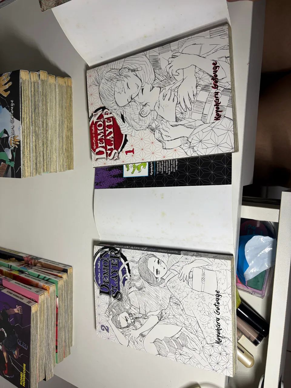 Mangás Demon Slayer volumes 1 a 7, e 9 - Foto 3
