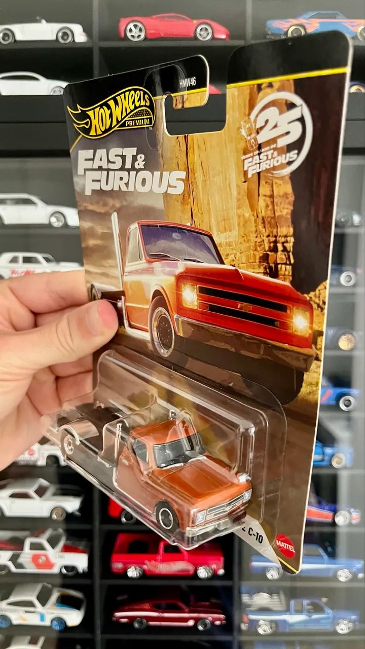 Hot Wheels Premium - Chevy C10 Custom Velozes e Furiosos - Foto 3