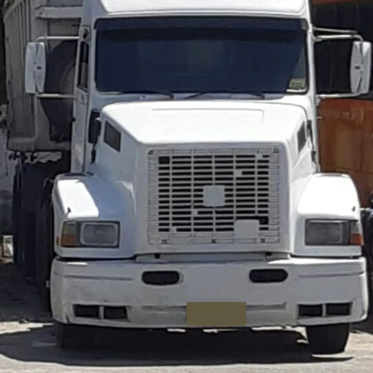 Volvo EDC NL12 360 e Caçamba 3 Eixos com Cilindro Novo