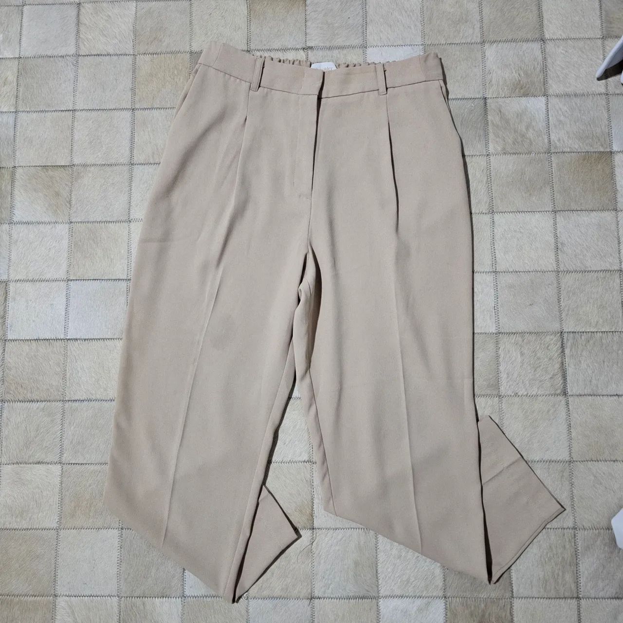 Calça de tecido shoulder bege