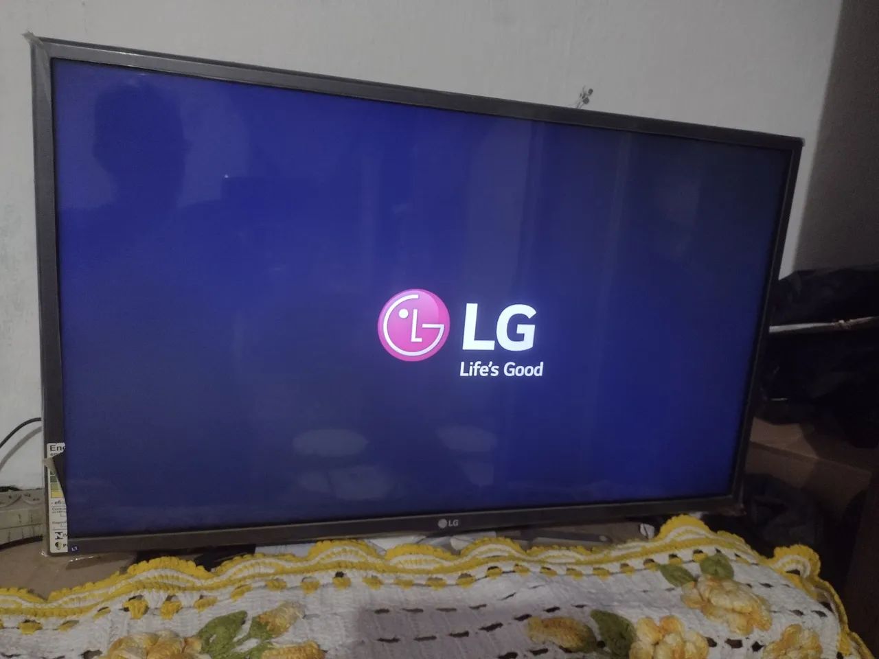 SMART TV LG 32 POL usada funcionando perfeitamente 