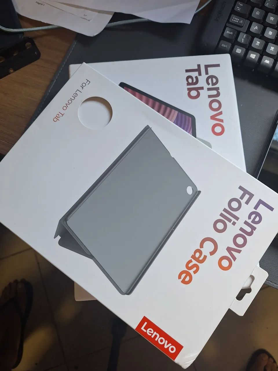 Tablet Lenovo Tab com case original, muito novo - Foto 3
