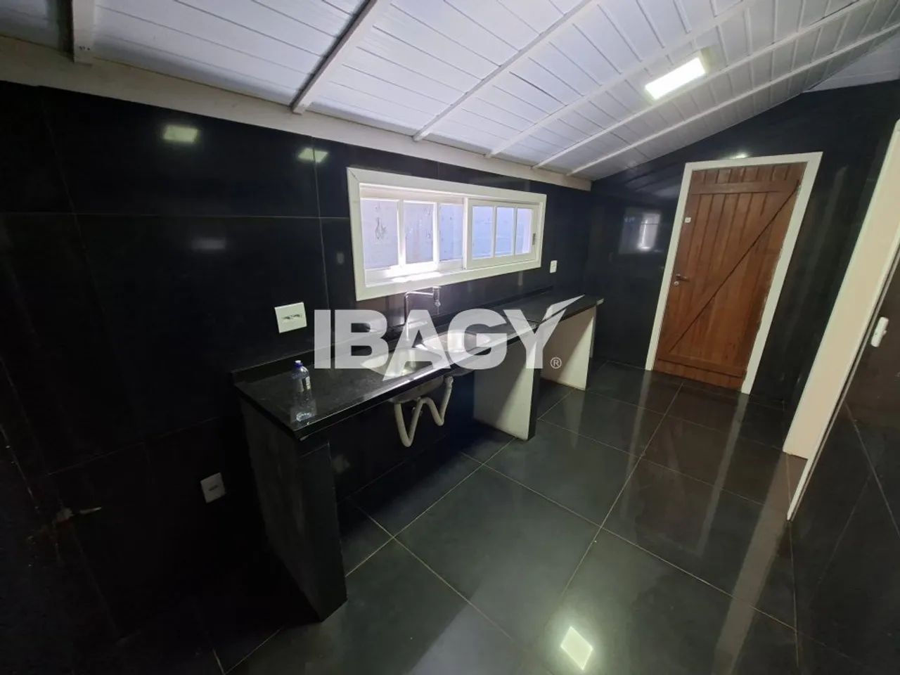 Excelente Casa 3 dormitório(s) em São João do Rio Vermelho - Florianópolis - Foto 4
