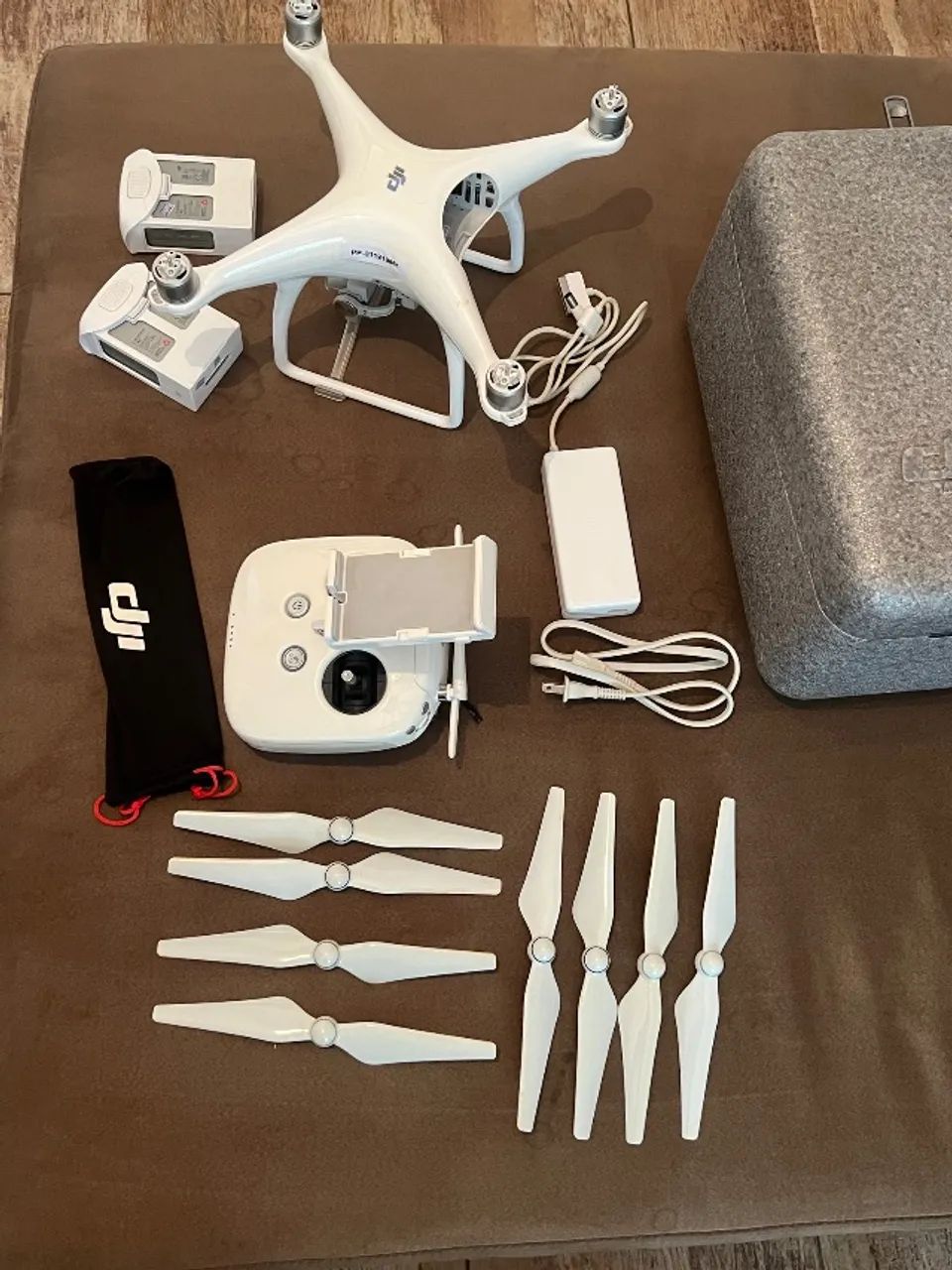 DJI Phantom 4 - Pouquíssimo Uso - 2 Baterias + Mala Original - Foto 5