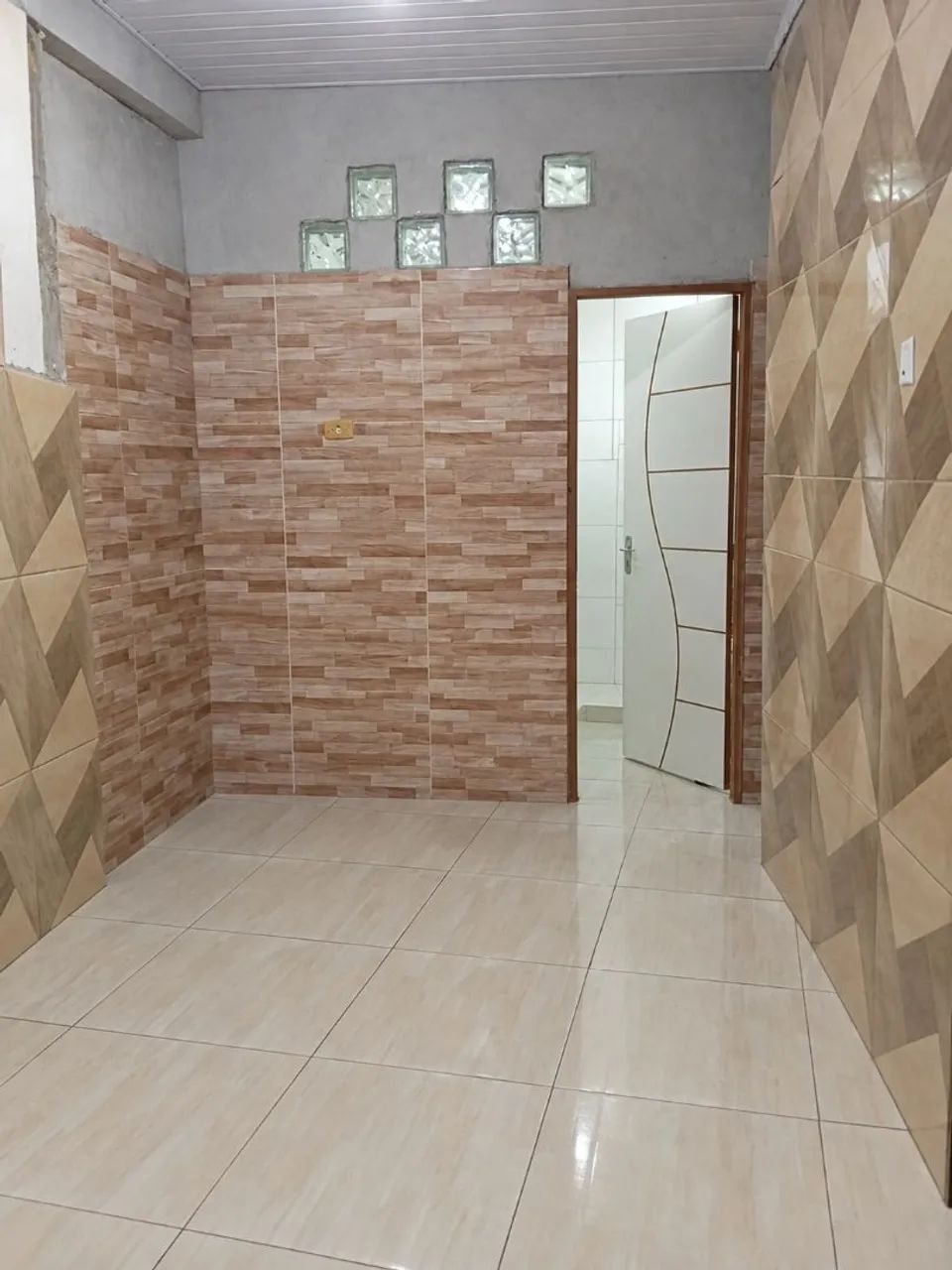 Vendo 2 casas térreo e primeiro andar 