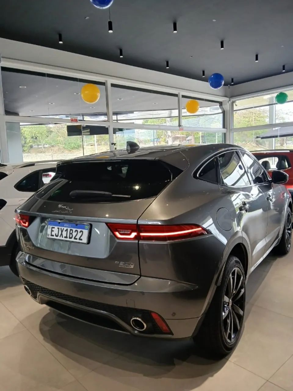 Jaguar E-Pace R-dynamic HSE 2.0 AWD 300cv Aut. 2018 - Foto 5