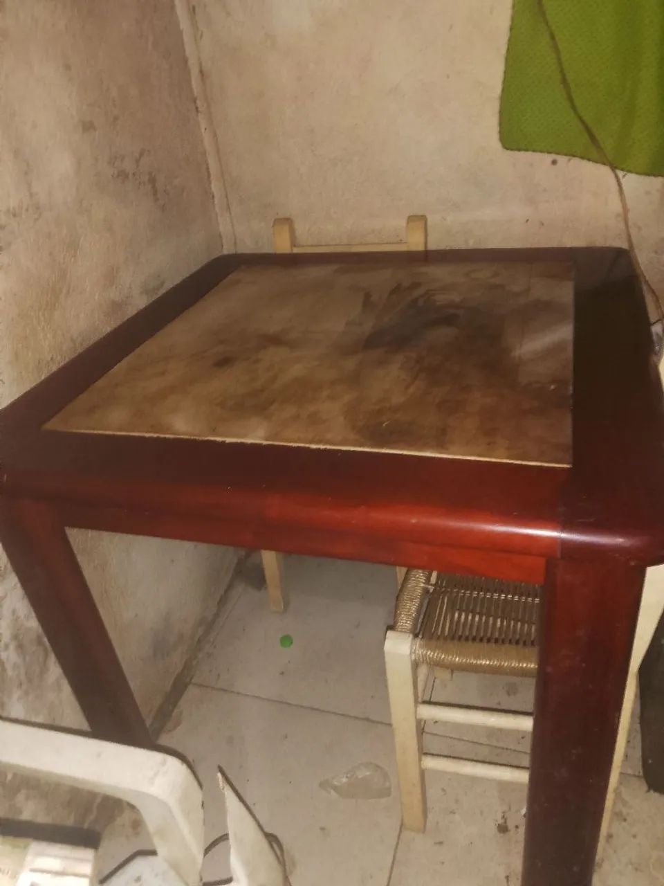 Vende-se uma mesa com cadeiras  - Foto 2