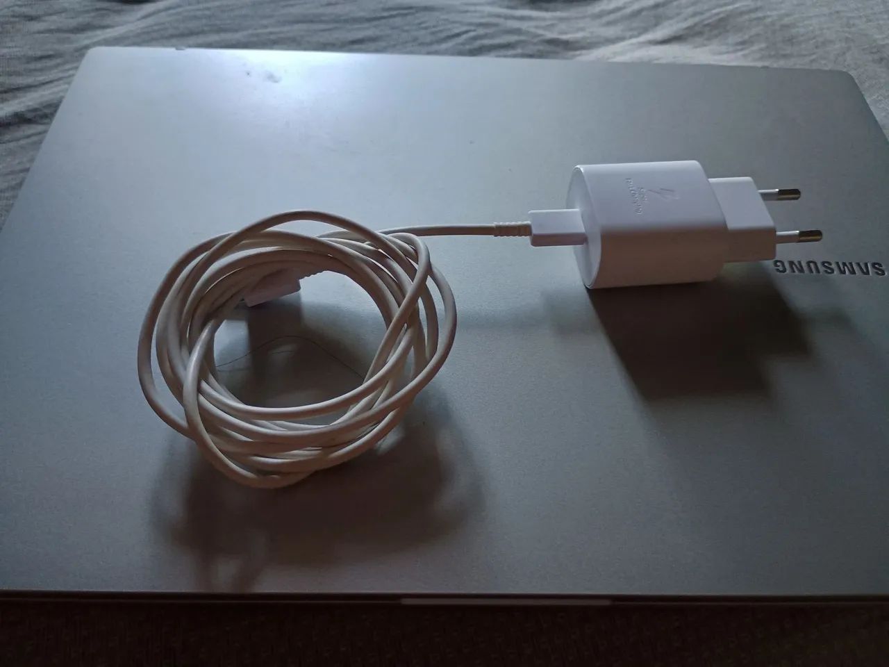 Vende - se um notebook 