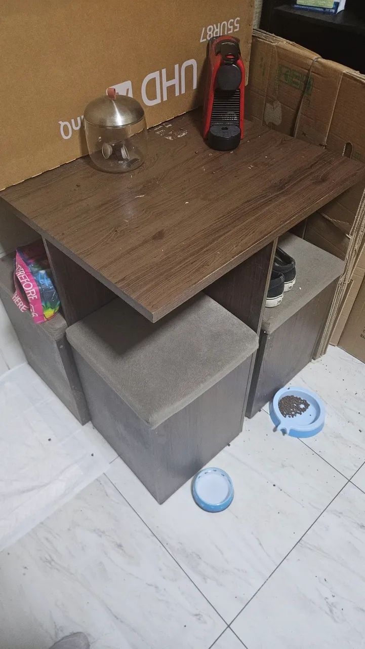 Mesa 4 bancos 